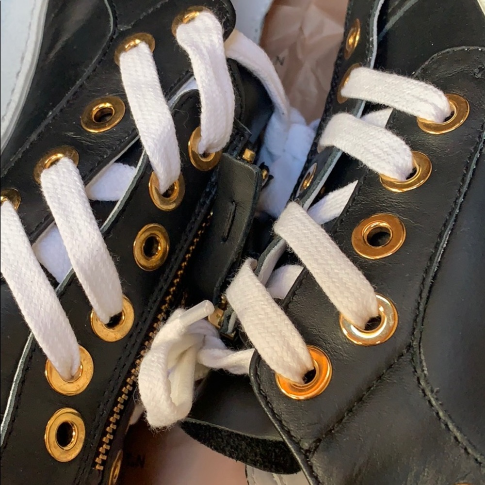 No 21 sneakers